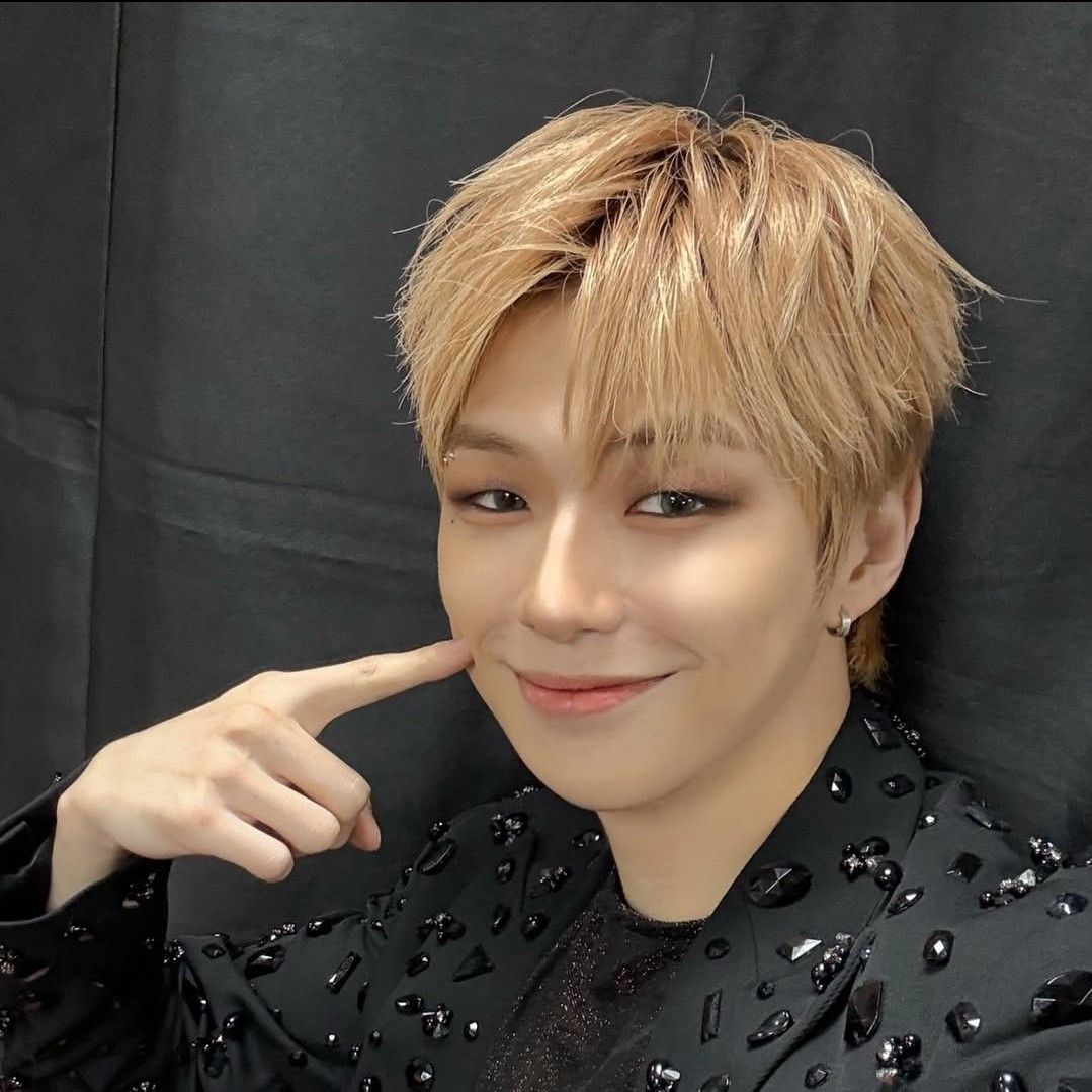 강다니엘의 비하인드 컷