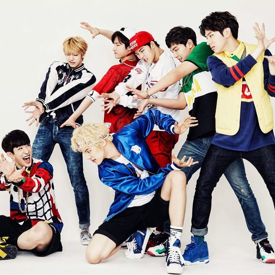 Foto aktivitas terbaru MONSTA X