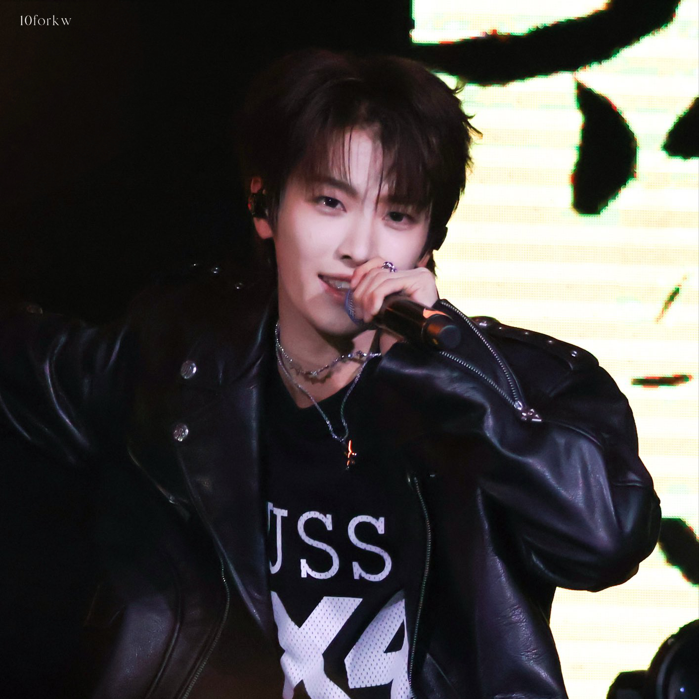 A moment captured by Chen Kaiwen's fan