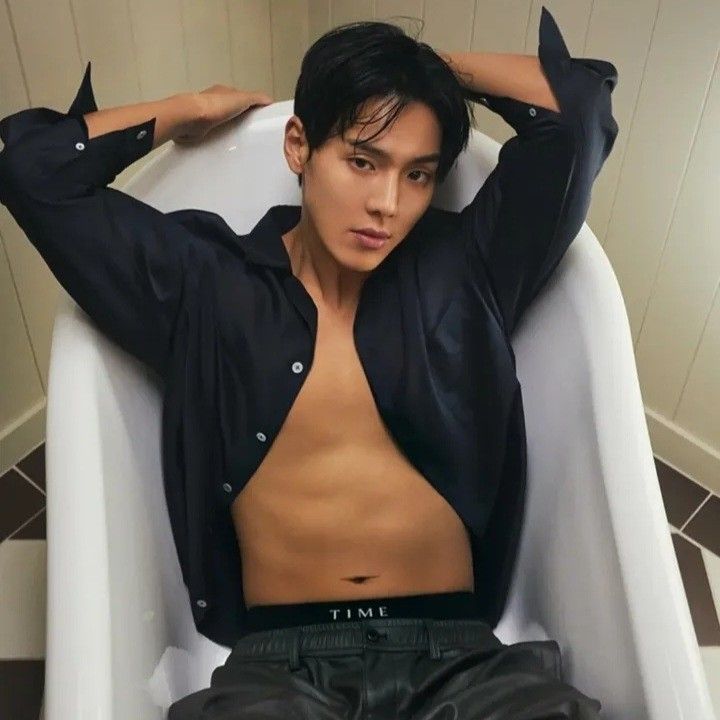 A moment captured by Shownu (MONSTA X)'s fan
