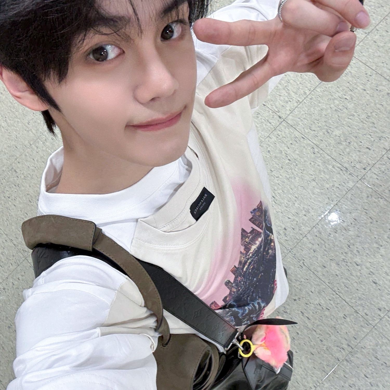 Latest photo of Kim Gyuvin (ZEROBASEONE)