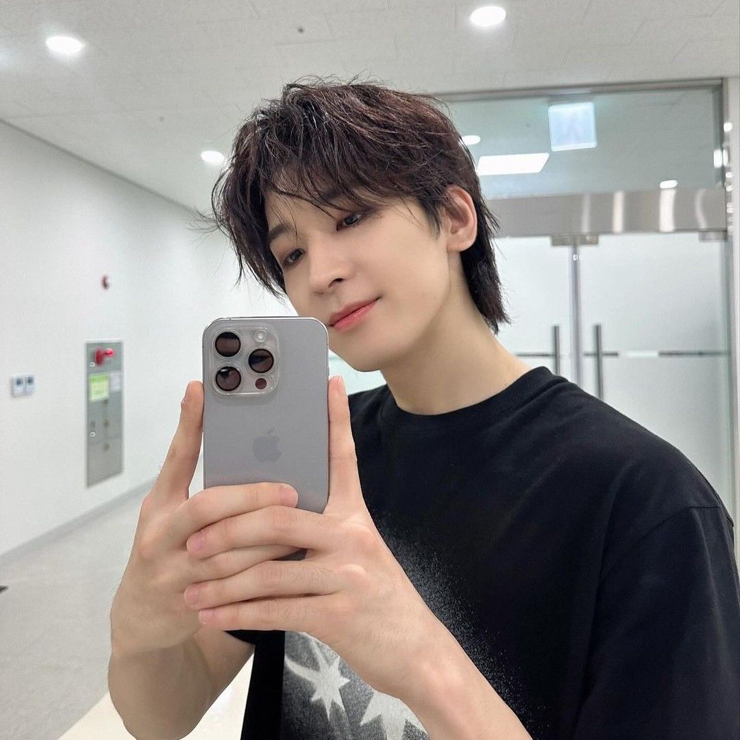 圆佑 (SEVENTEEN)的最新照片