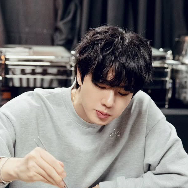 진 (방탄소년단)의 비하인드 컷