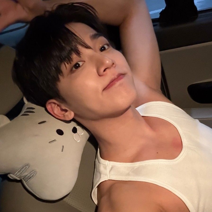 A moment captured by HYUK (OMEGA X)'s fan