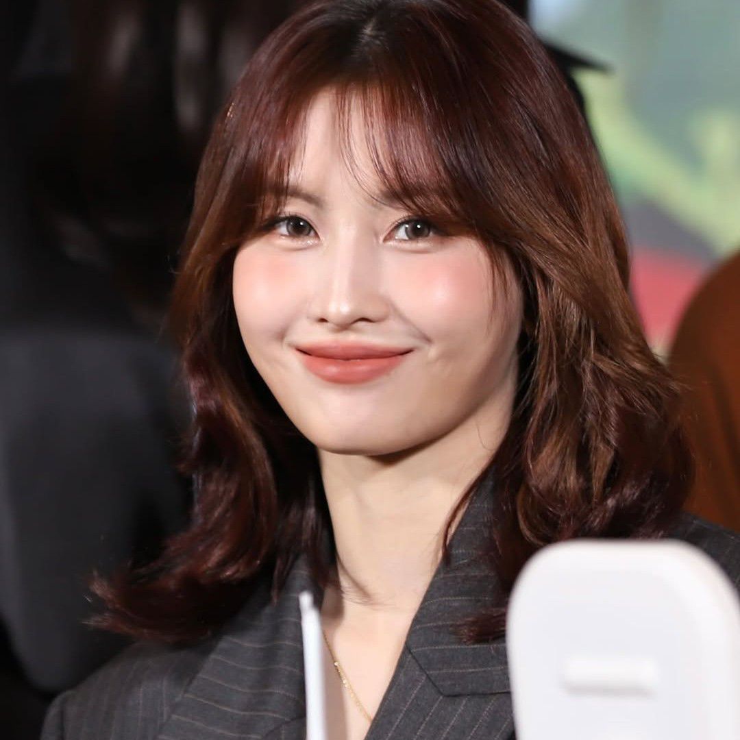 Recent activity shot of Momo (TWICE)