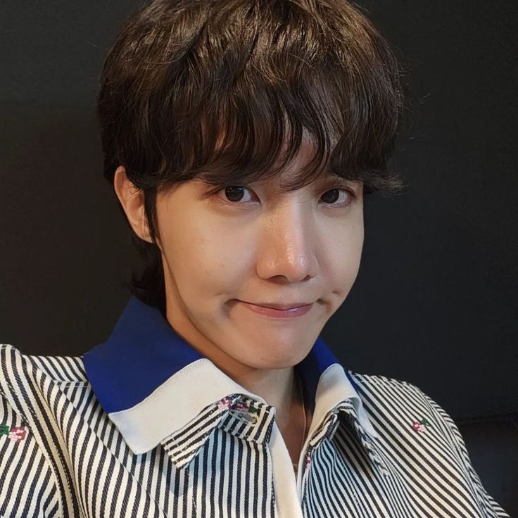 제이홉 (방탄소년단)의 최신 사진