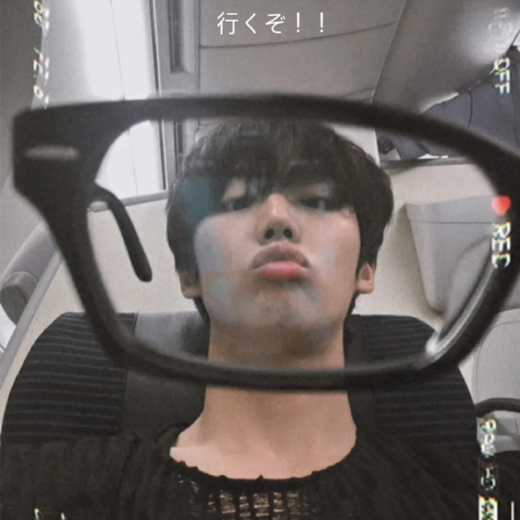 Recent activity shot of Hongseok (PENTAGON)