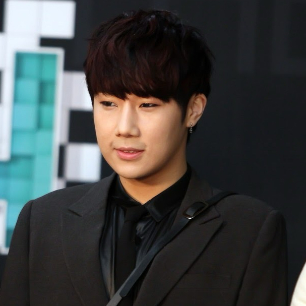 Behind-the-scenes cut of Sungkyu (INFINITE)