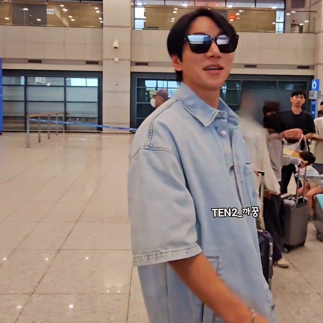 A moment captured by Hwang Chiyeol's fan
