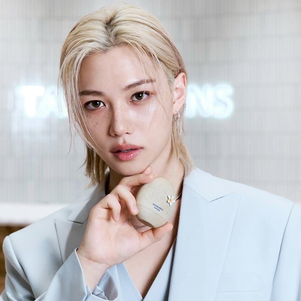 Recent activity shot of Felix (Stray Kids)