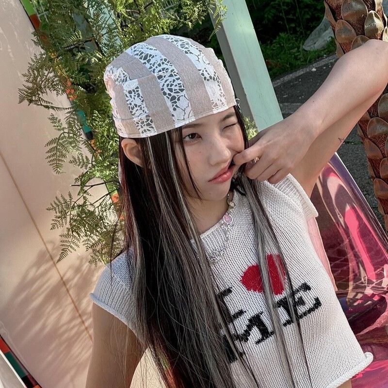 Latest photo of Soyeon (i-dle)