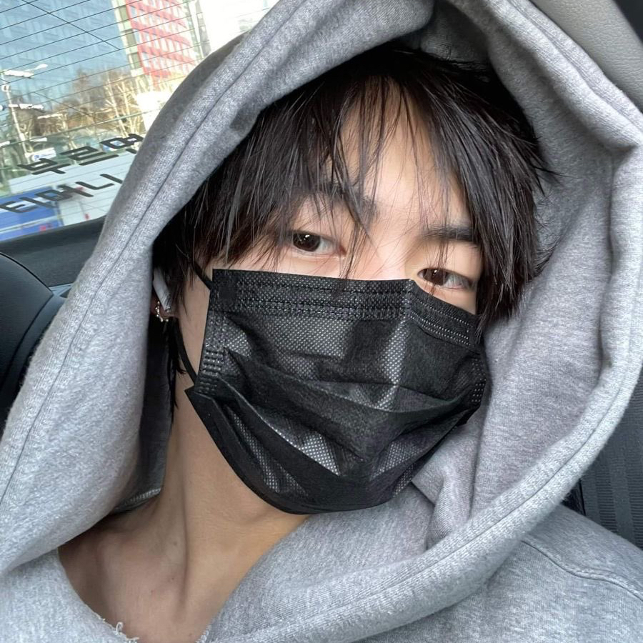 Behind-the-scenes cut of Lee Leo