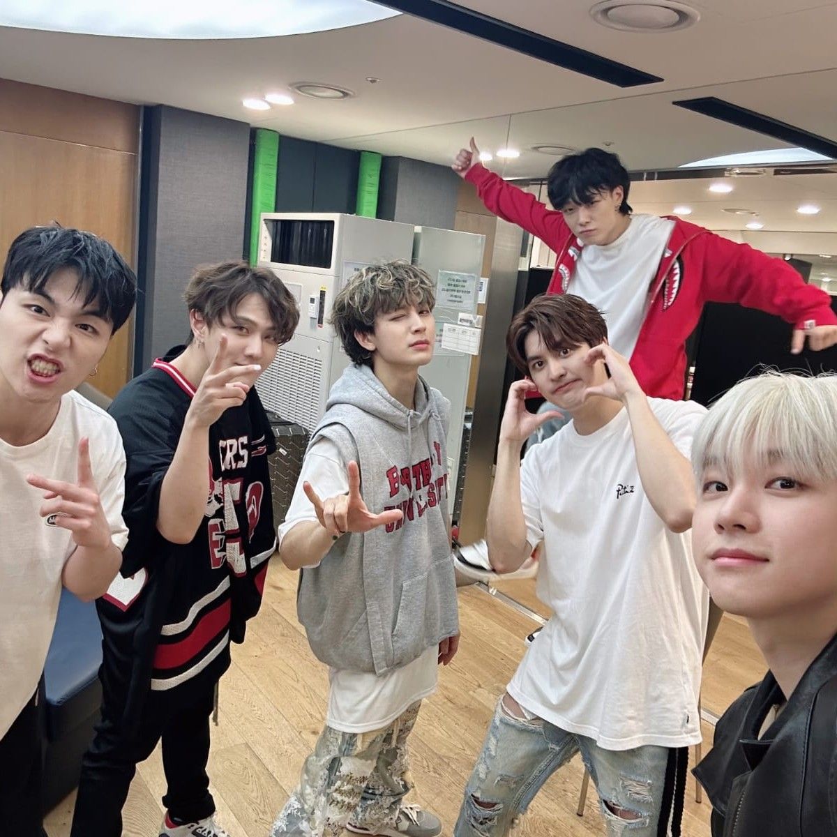 iKON의 비하인드 컷