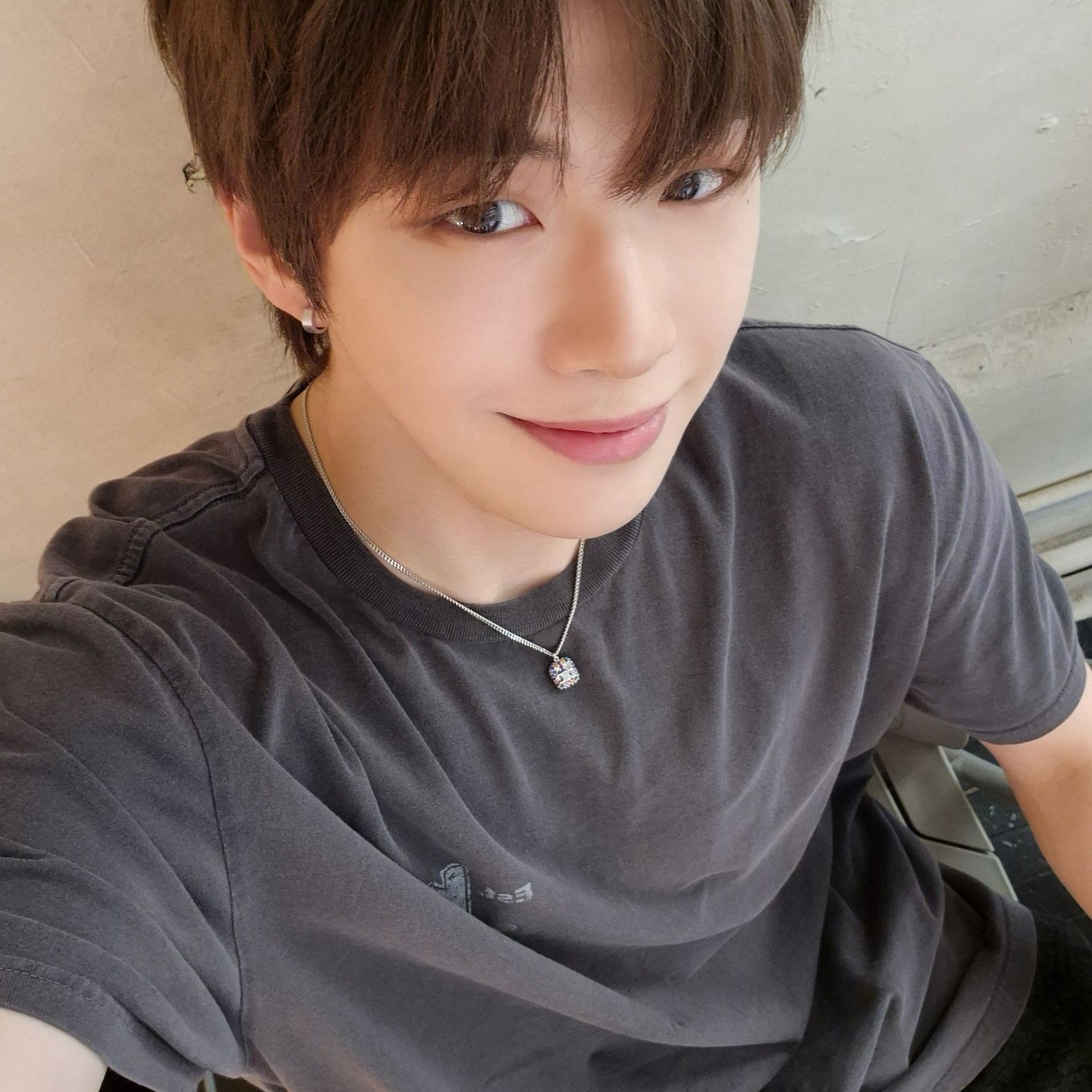 강다니엘의 비하인드 컷