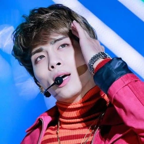 A moment captured by Jonghyun (SHINee)'s fan