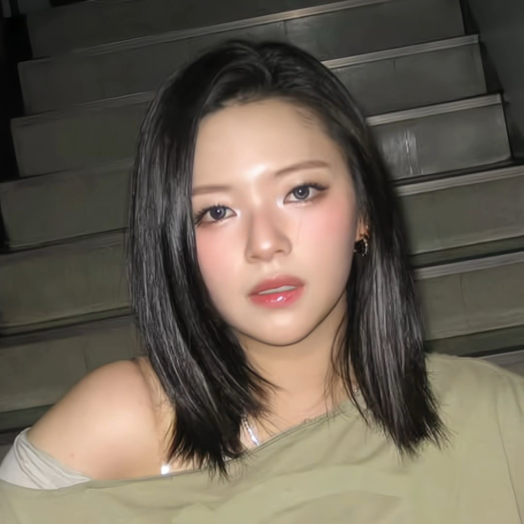 A moment captured by Jeongyeon (TWICE)'s fan