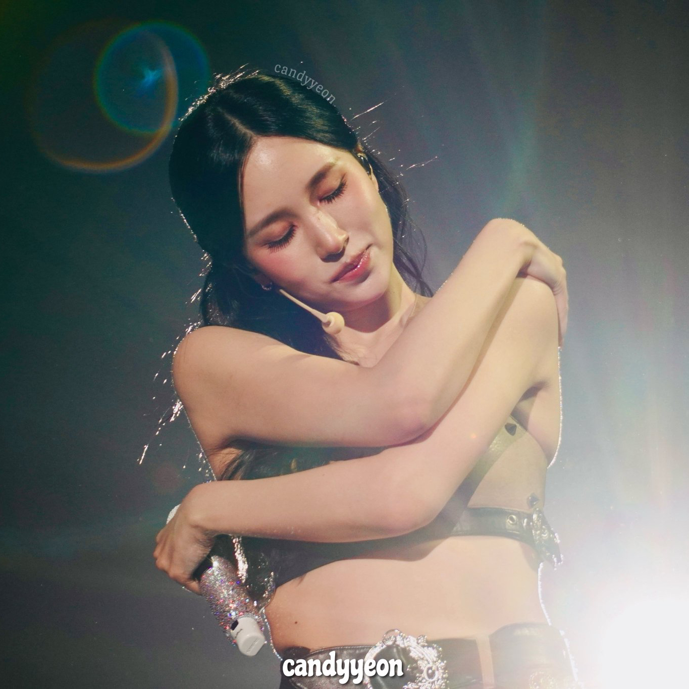 Behind-the-scenes cut of Mina (TWICE)