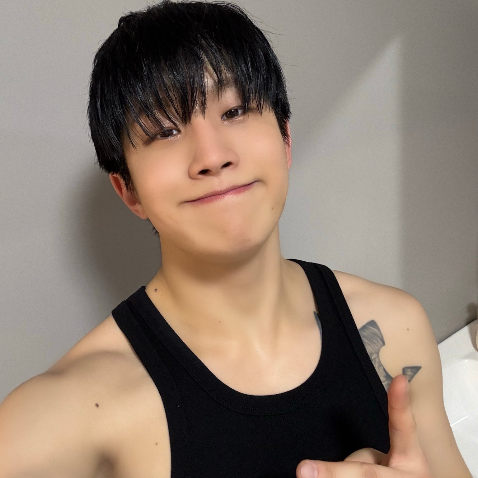 Behind-the-scenes cut of Jinjin (ASTRO)