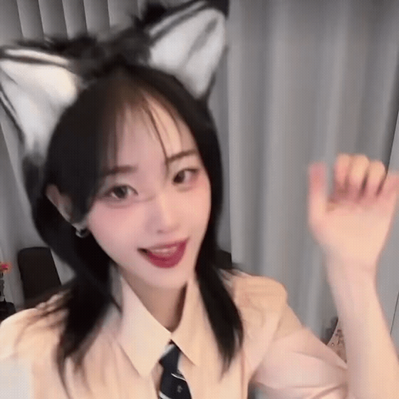 Latest photo of QWER