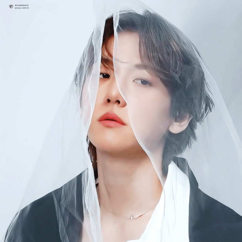 백현 (EXO) 최근 활동샷