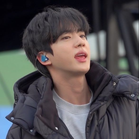Behind-the-scenes cut of Jin (BTS)