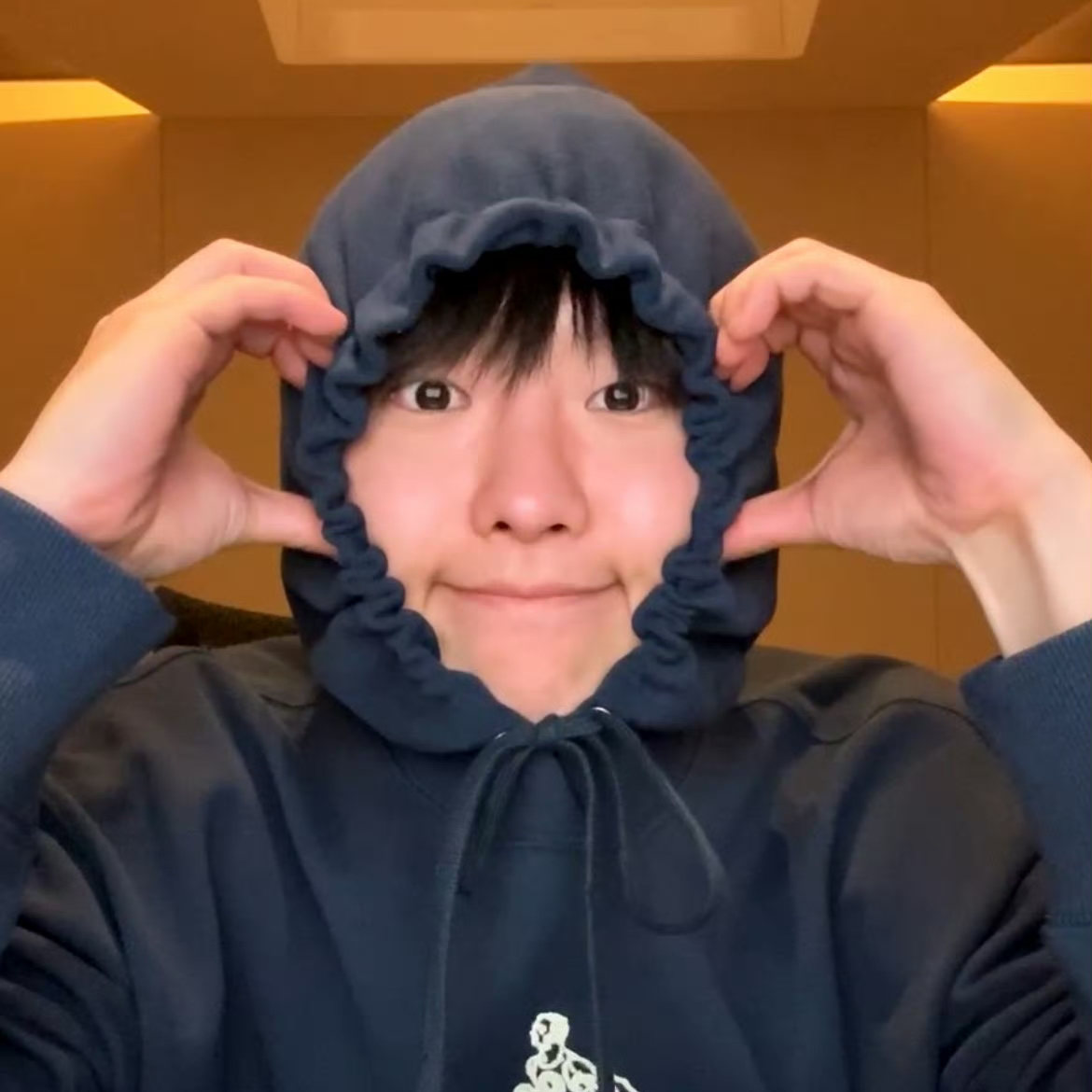 Behind-the-scenes cut of WOODZ