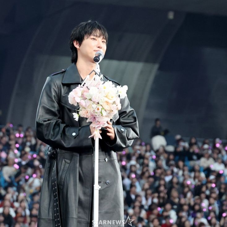 A moment captured by WOODZ's fan