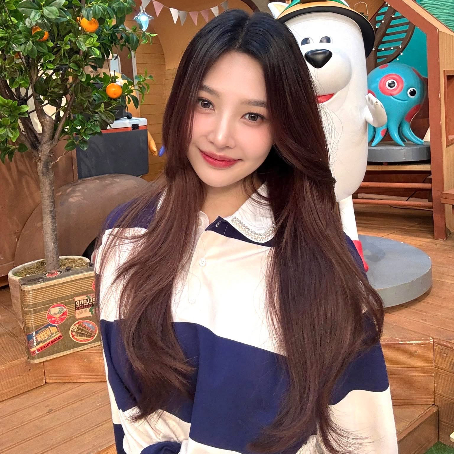 A moment captured by Joy (Red Velvet)'s fan