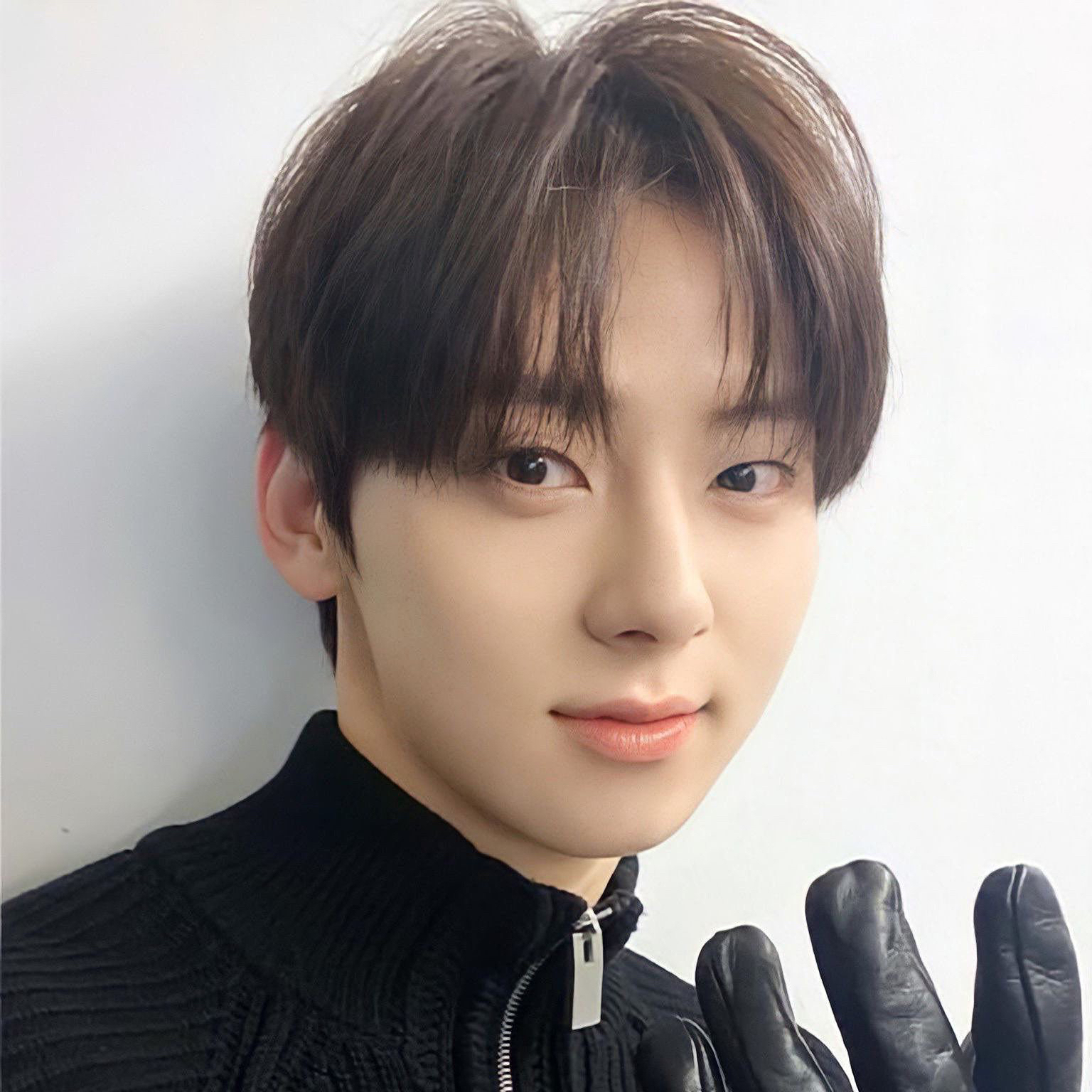 A moment captured by Hwang Minhyun's fan