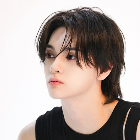 Recent activity shot of Sungyun (n.SSign)