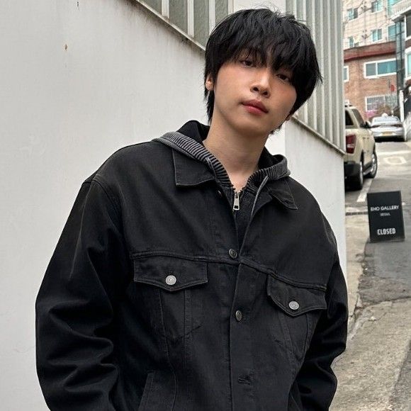 Recent activity shot of Jeong Sewoon