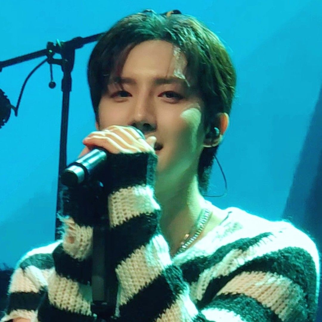 Latest photo of Hui (PENTAGON)