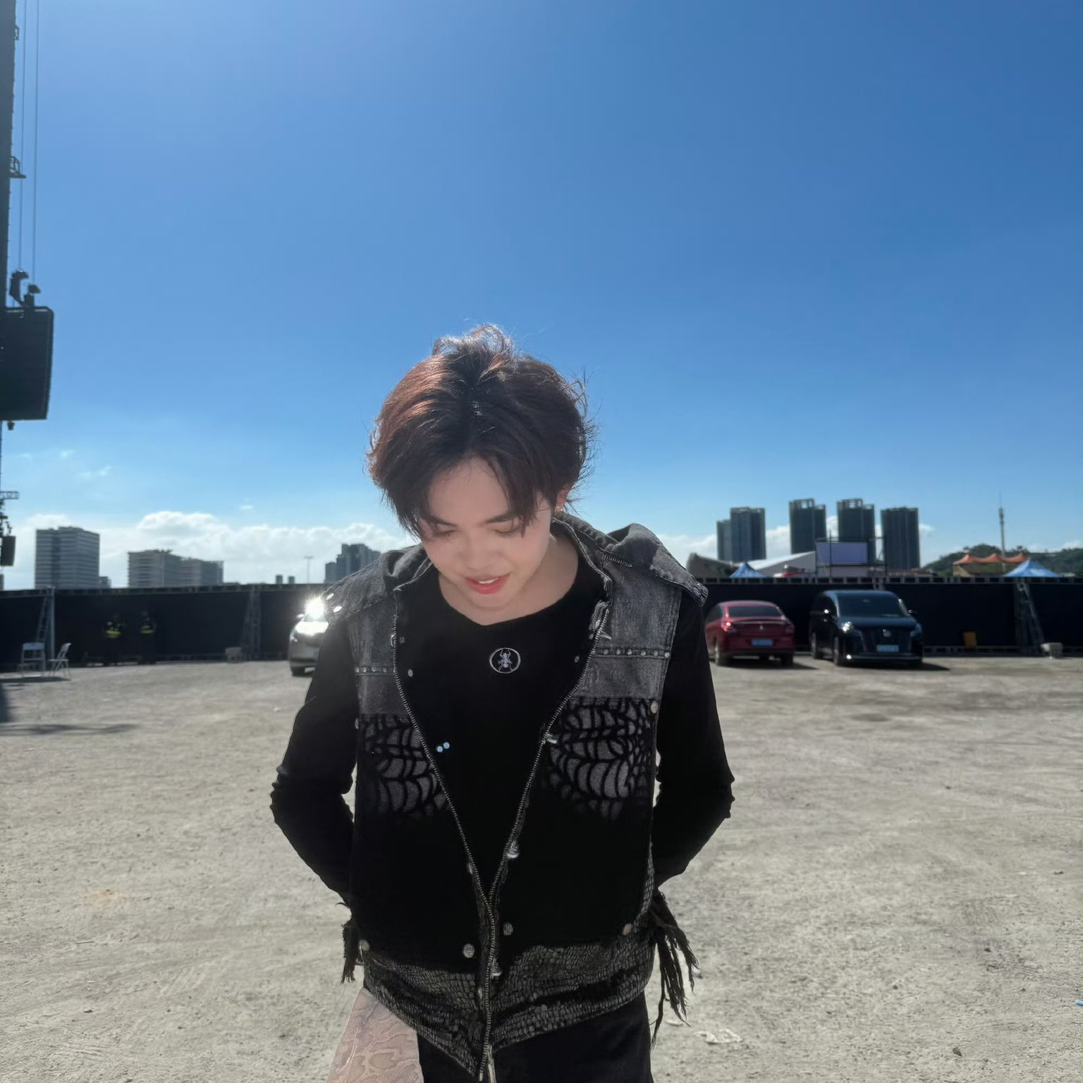 Behind-the-scenes cut of THI-O (NexT1DE)