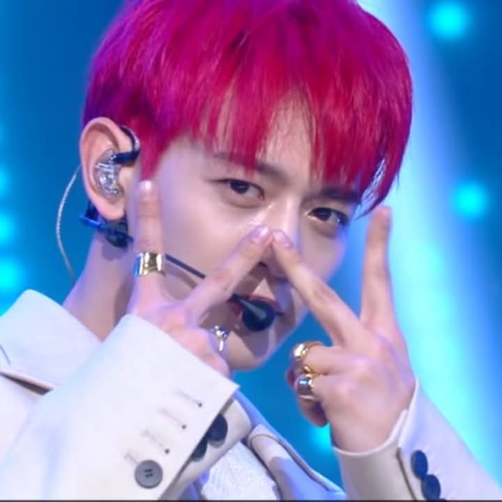 Latest photo of Minho (SHINee)