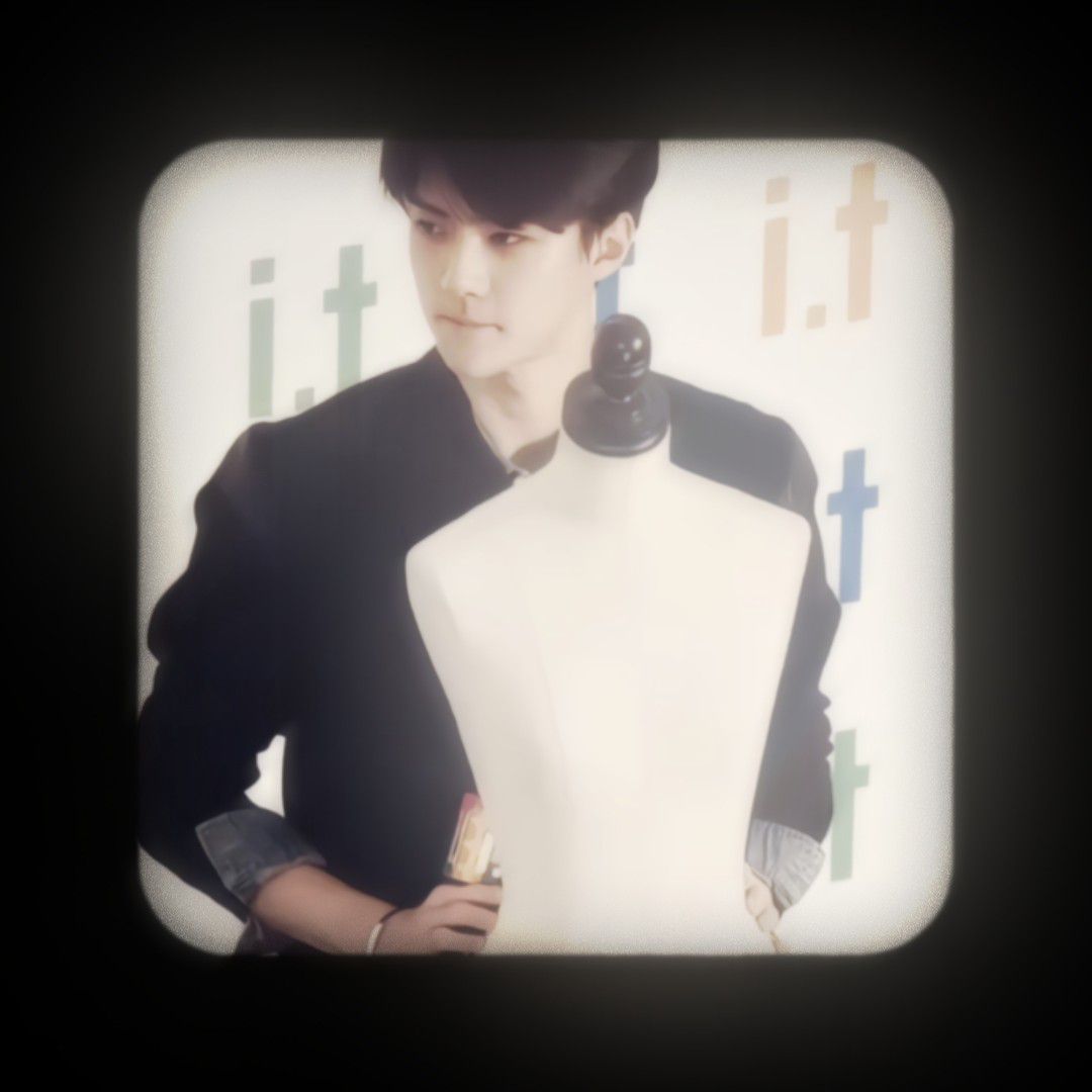 A moment captured by Sehun (EXO)'s fan