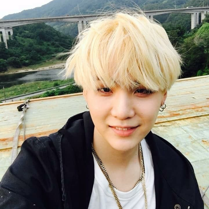 Potret di balik layar SUGA (BTS)