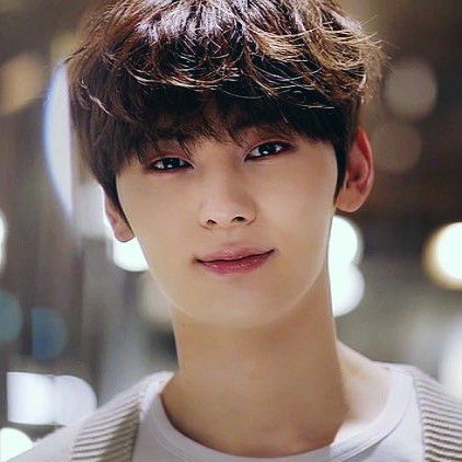 Recent activity shot of Hwang Minhyun
