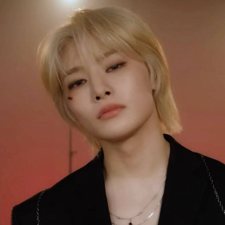 Behind-the-scenes cut of I.N (Stray Kids)