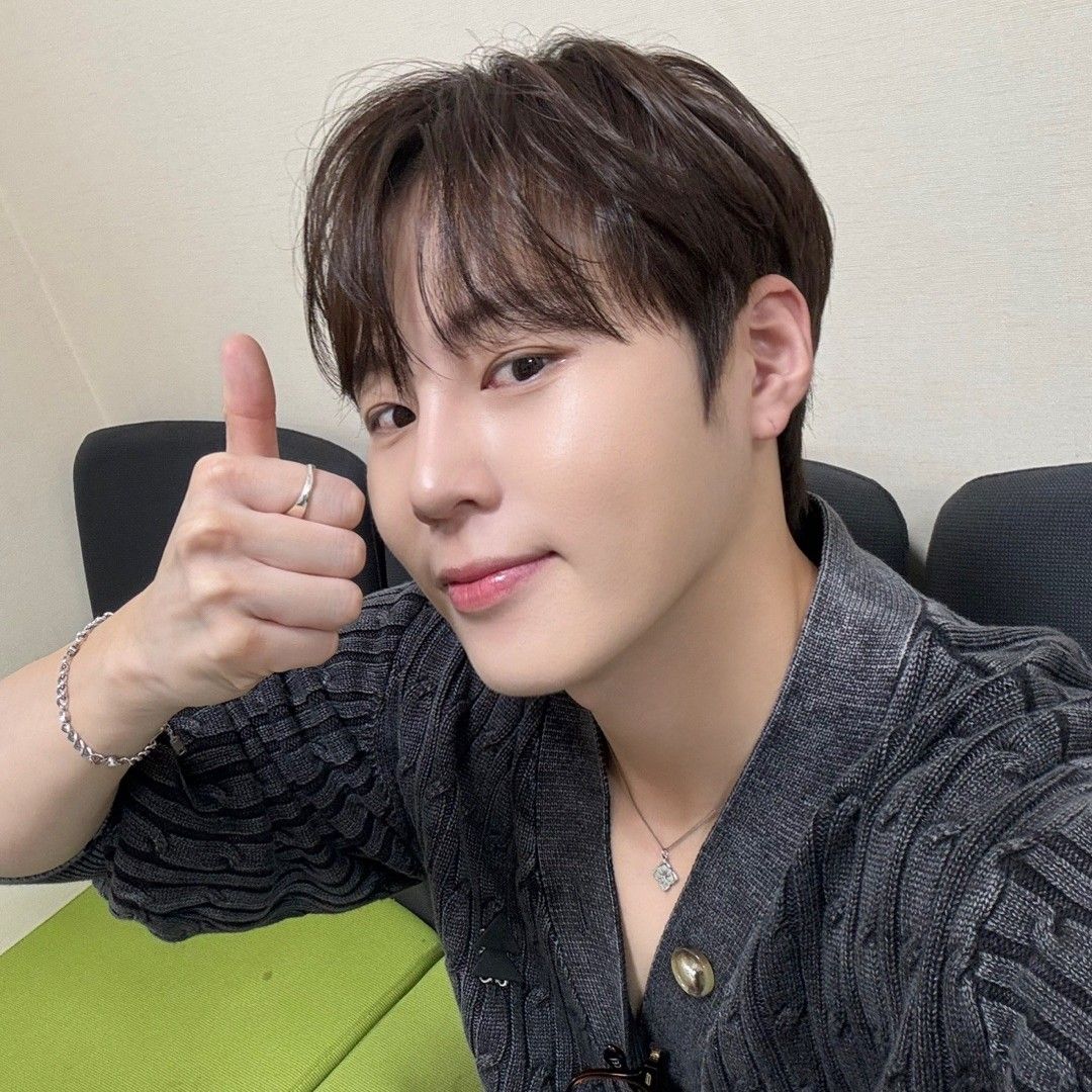 Latest photo of Ha Sungwoon