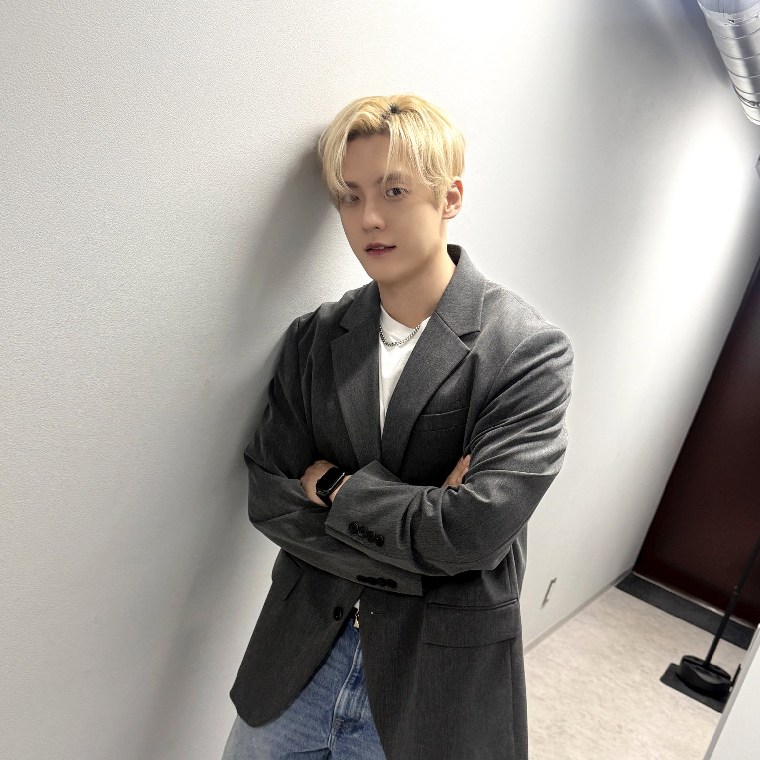 Behind-the-scenes cut of Lee Minhyuk (BTOB)