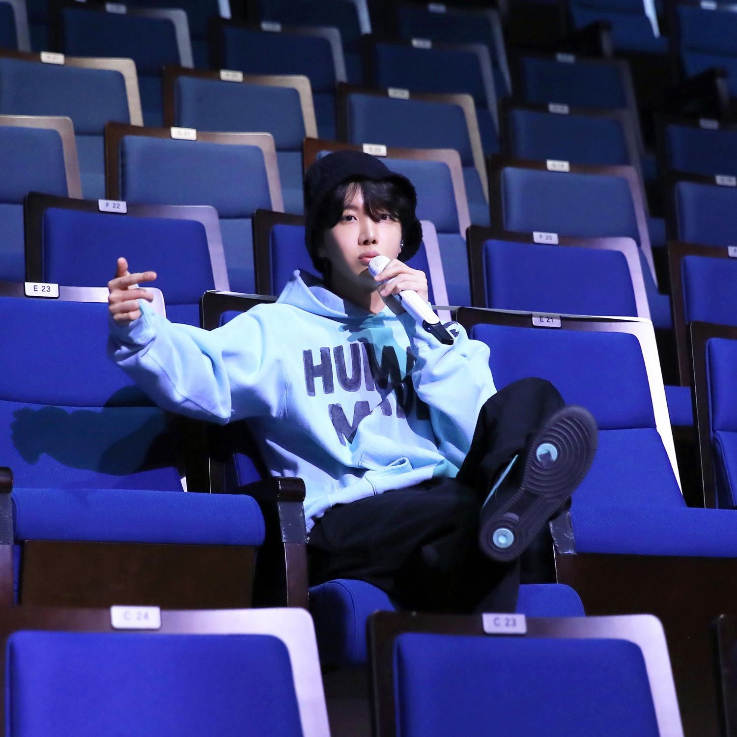 제이홉 (방탄소년단)의 비하인드 컷