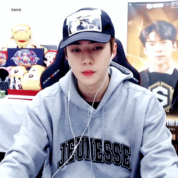 세훈 (EXO)의 최신 사진