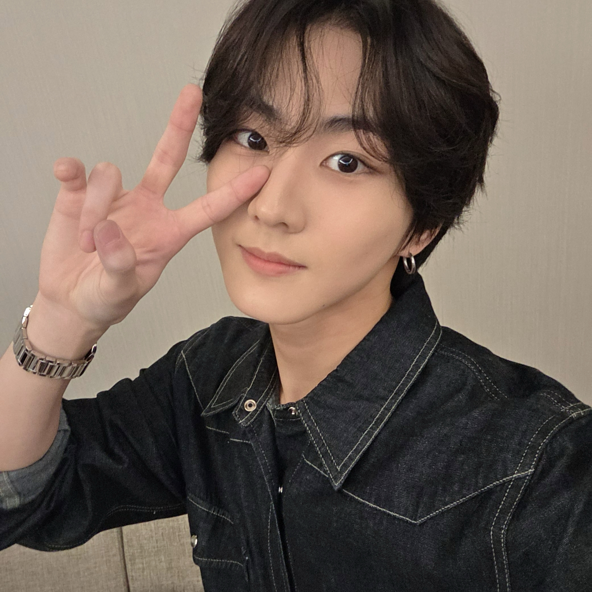 Latest photo of Jungwon (ENHYPEN)