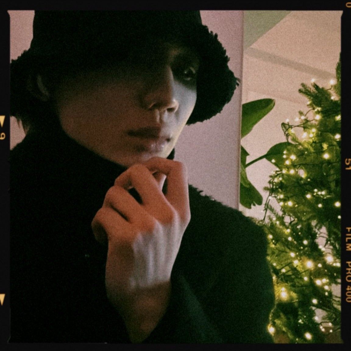 Behind-the-scenes cut of Junhyeok (TNX)