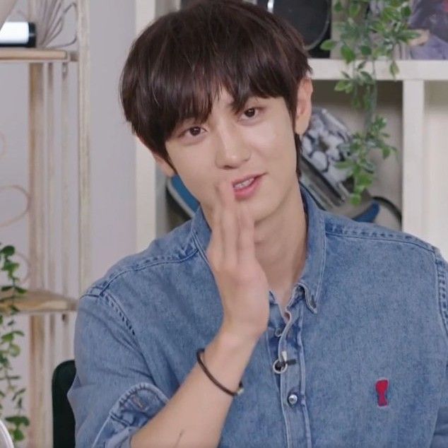 Behind-the-scenes cut of Chanyeol (EXO)