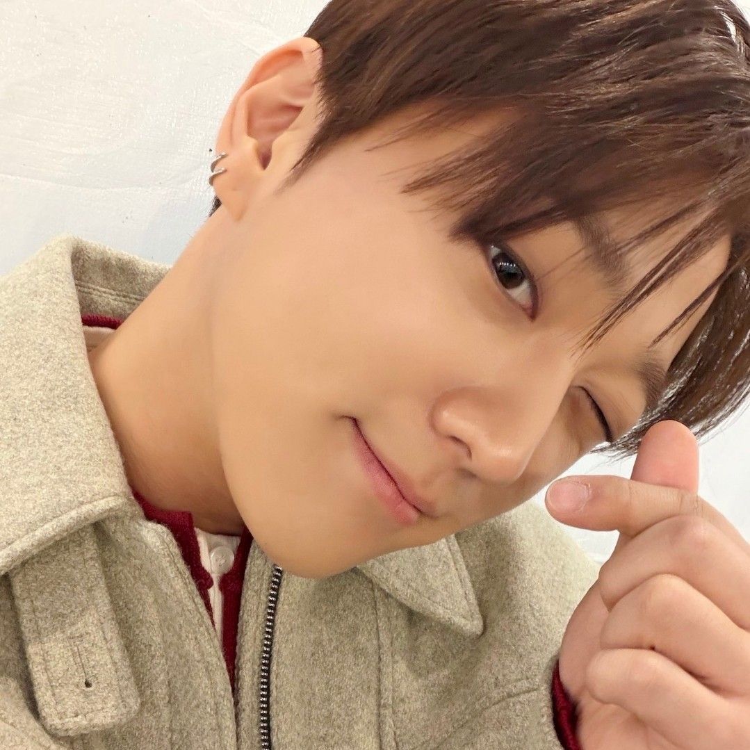 Latest photo of Hong Joochan (GoldenChild)