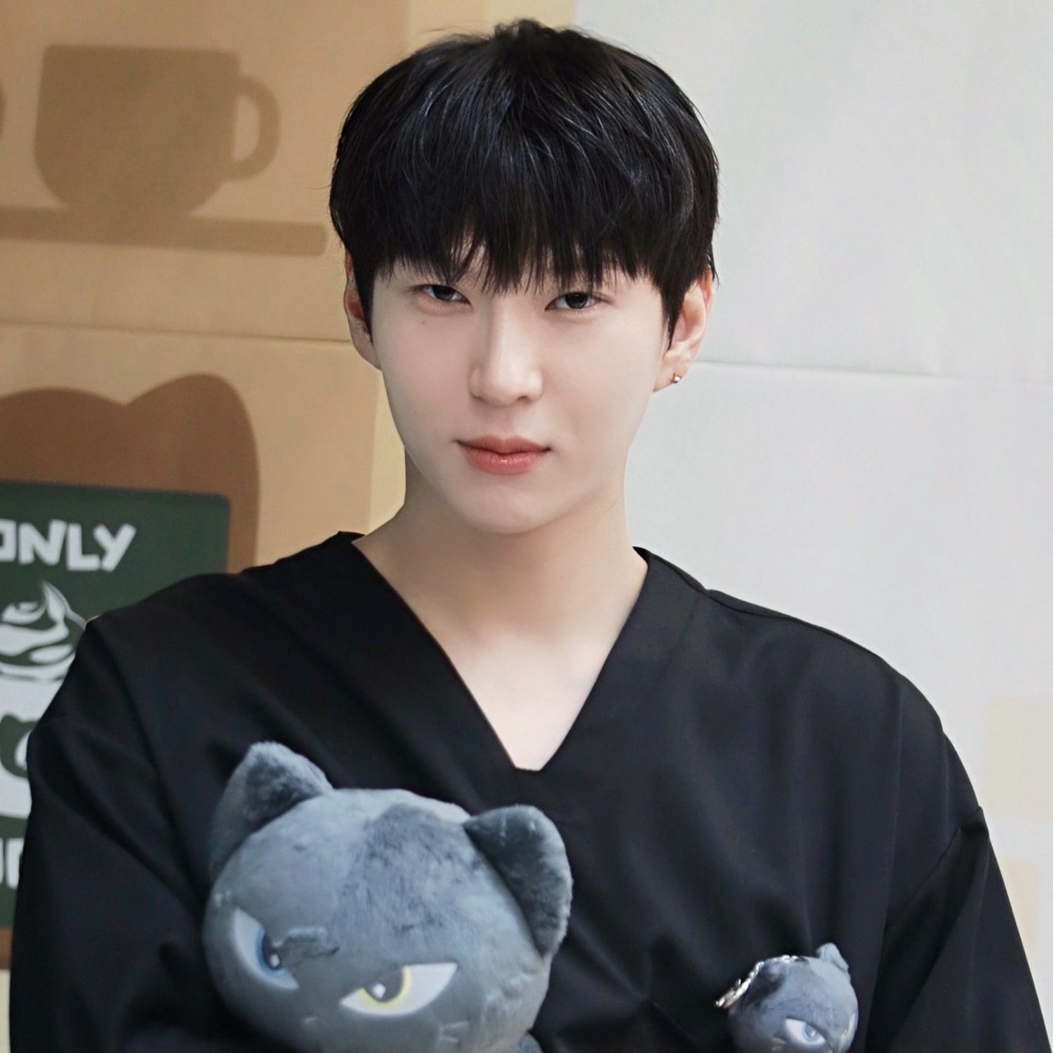 Recent activity shot of LEO (VIXX)