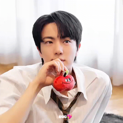 Foto aktivitas terbaru Jin (BTS)