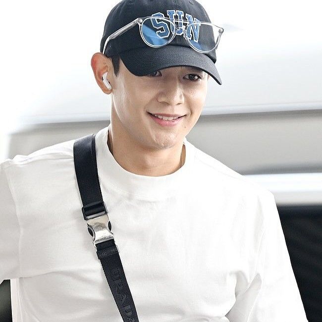 Behind-the-scenes cut of SHINee