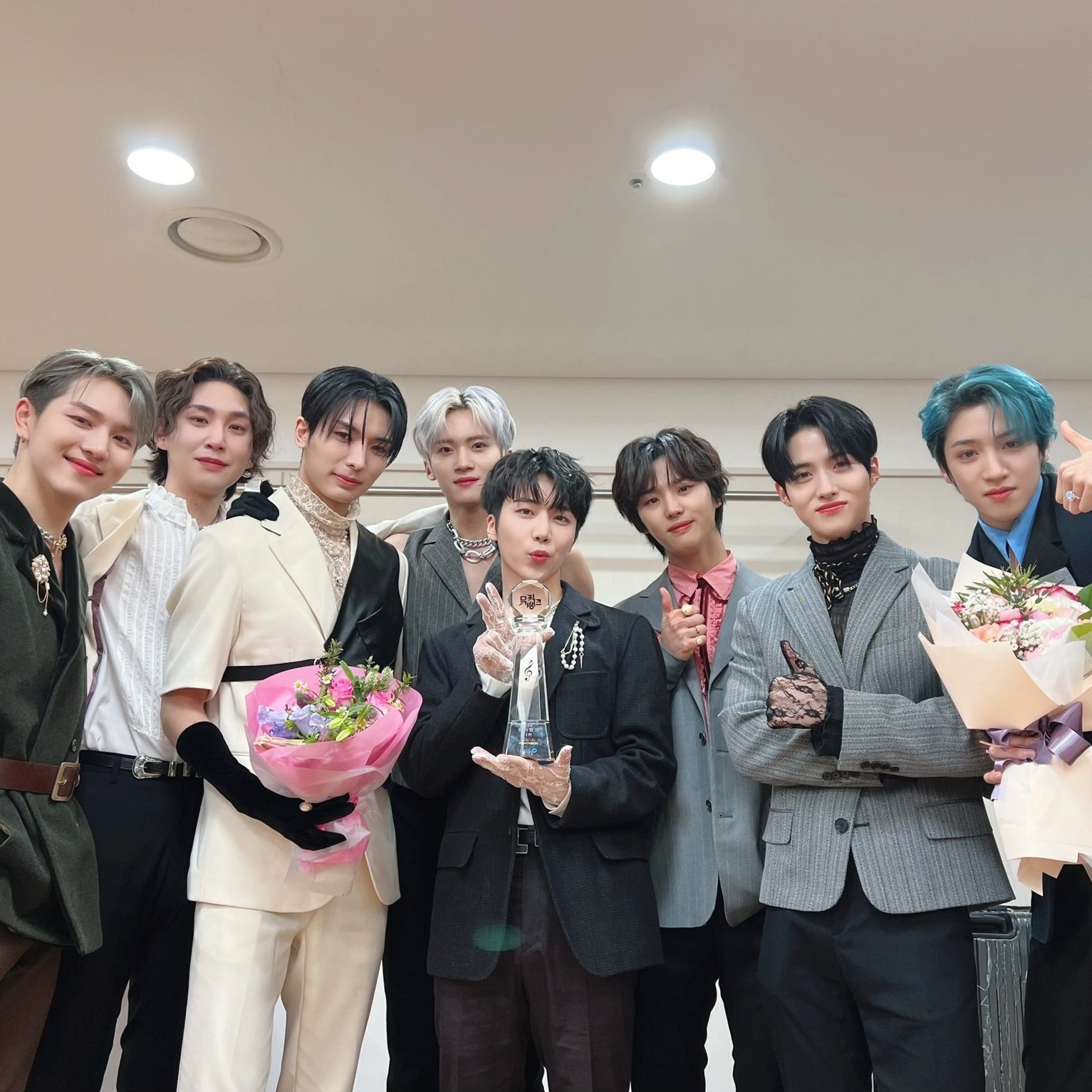 A moment captured by PENTAGON's fan